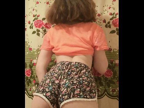 ❤️ Leanbh óg sexy ag baint dá shorts ar cheamara ☑  Porn  linn ❤